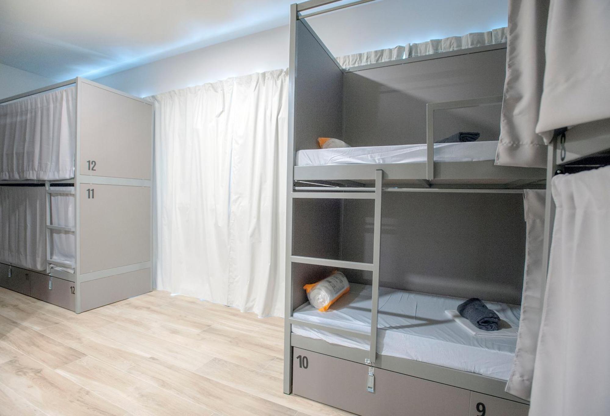 Hostel Dos Estaciones - Albergue Juvenil - Free Towels, Coffee & Tea, Remote Check-In - Alicante — Photos 1